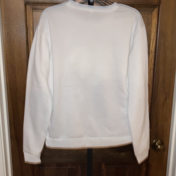 🔥NWOT Cute White Sweatshirt w/ leopard print heart - Picture 6 of 9